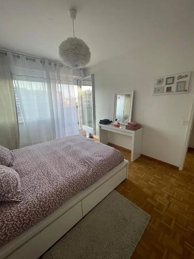Appartement Two Bedroom Cozy Flat In The Heart Of Genève