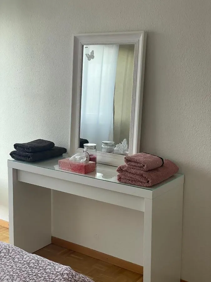 Two Bedroom Cozy Flat In The Heart Of Genève 0*,